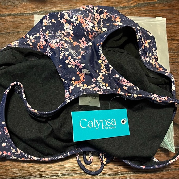 New Modest Swimsuit Top Women’s Calypsa Modli Built-In Bra Blue Pink Floral NWT - Picture 3 of 4